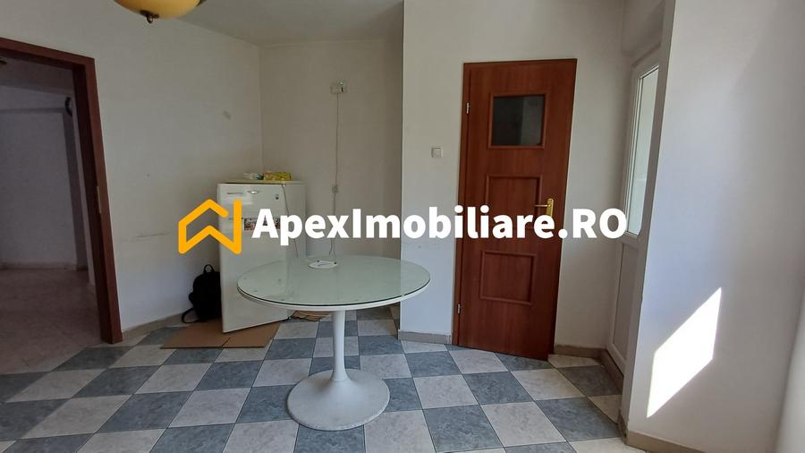 Apartament cu 4 camere decomandat în Unirii
