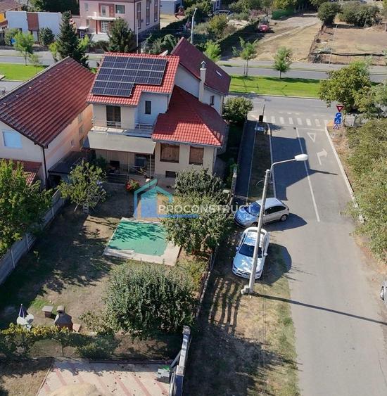 Casă individuală cu 9 camere cu Canalizare în Bogdăneștilor