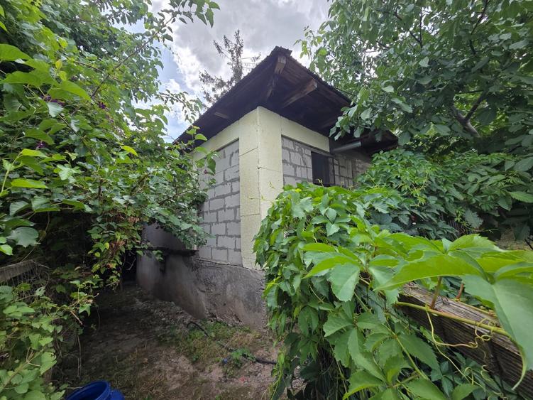 Casă cu 6 camere cu Teren 571 Mp în Sud-Est