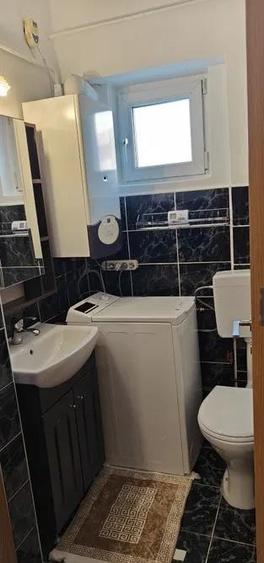 Apartament cu 4 camere decomandat, mobilat în Nicolina