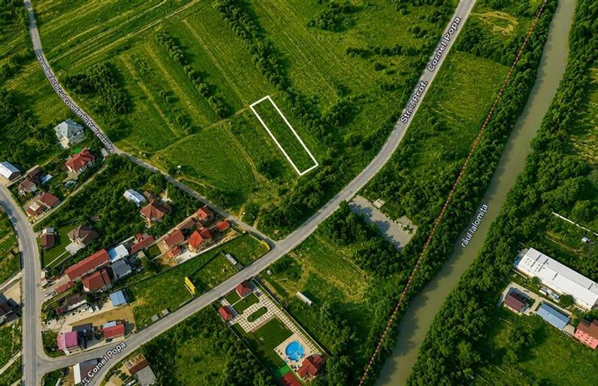 Teren Construcții intravilan de 1537 mp, în Est