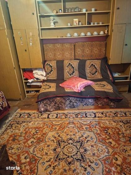 Casă cu 3 camere cu Teren 1686 Mp în Central