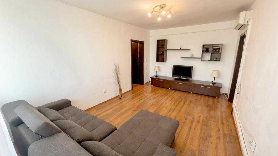 Apartament cu 3 camere semidecomandat în Ultracentral
