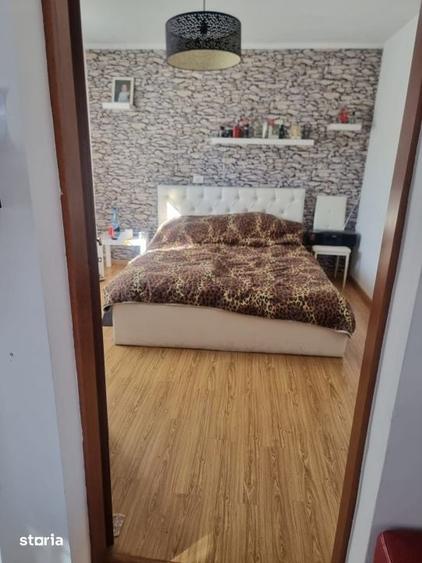 Casă cu 5 camere cu Teren 300 Mp în Central