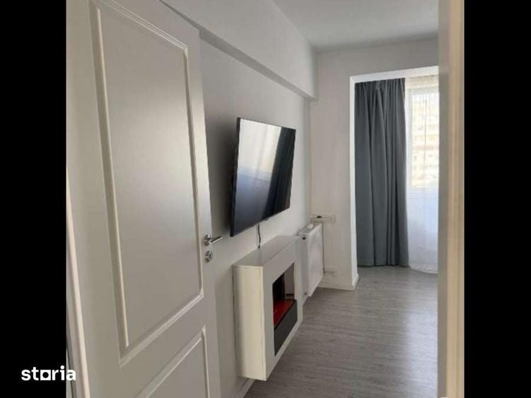 Apartament cu 3 camere semidecomandat, mobilat în Tei