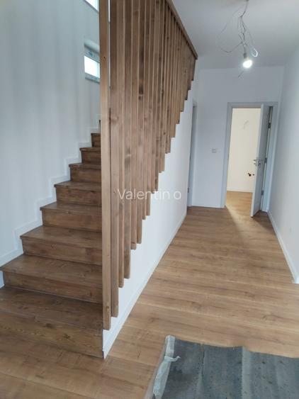 Casa de vanzare la Lisaura ,120 m2 utili, 5 ari, utilitati - la semifinisat sau la cheie