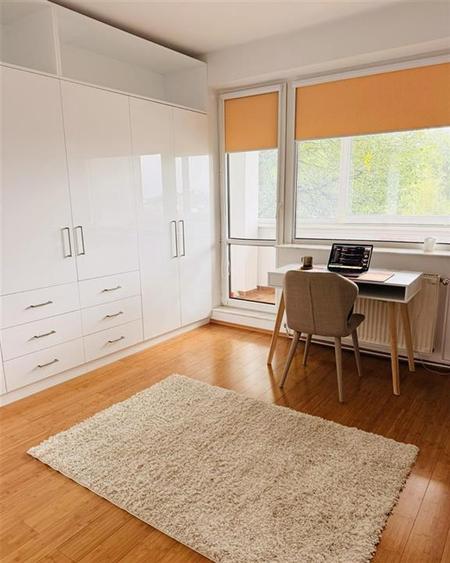Apartament cu 3 camere decomandat, mobilat în Dealul Cetății