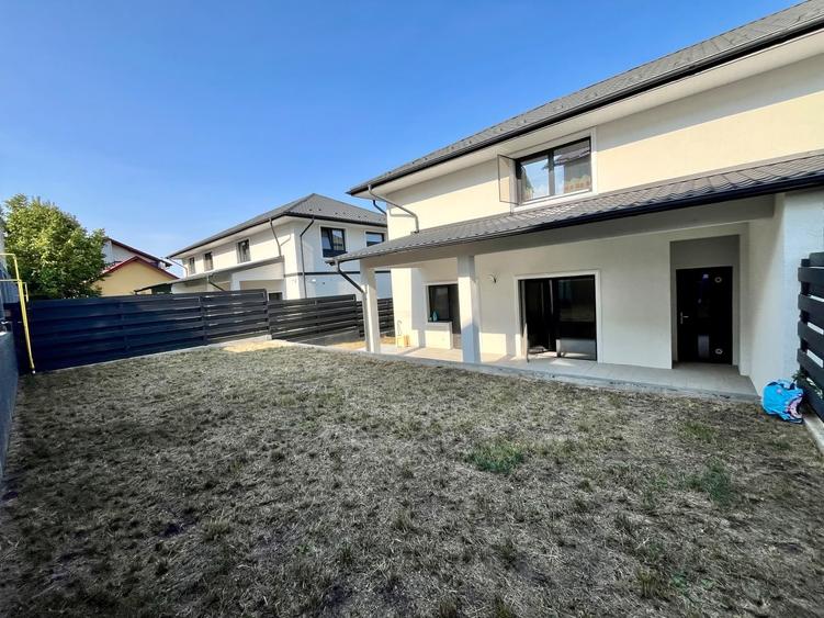 Duplex cu 5 camere cu Canalizare în Horpaz