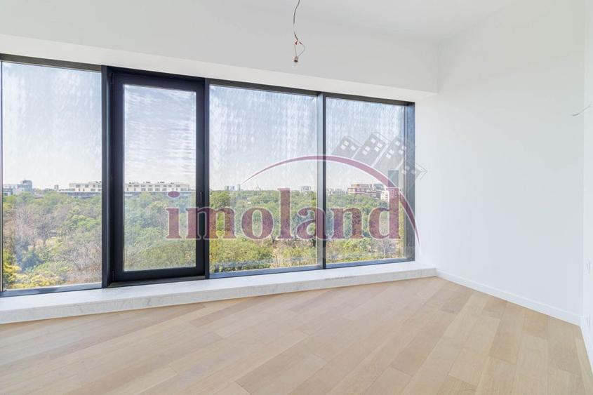 Apartament cu 4 camere semidecomandat în Barbu Văcărescu