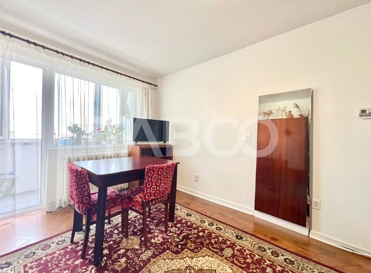 Apartament cu 3 camere semidecomandat, mobilat în Mănăștur