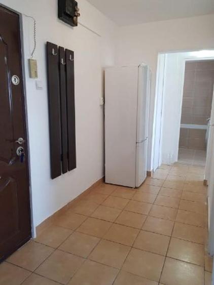 Apartament cu 2 camere decomandat în Uverturii