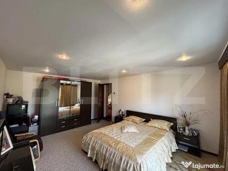 Casă cu 6 camere cu Teren 2500 Mp în Central
