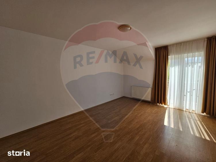 Casă cu 4 camere cu Teren 256 Mp în Bună Ziua