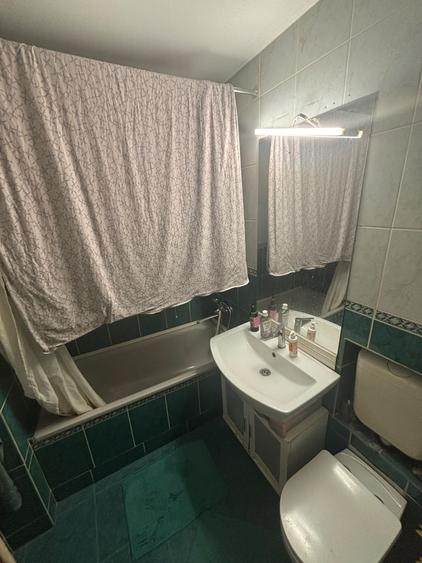 Apartament cu 3 camere decomandat în Tătărași