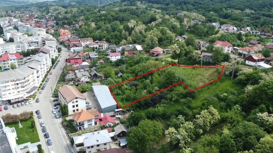 Teren de 3049 mp, în Central