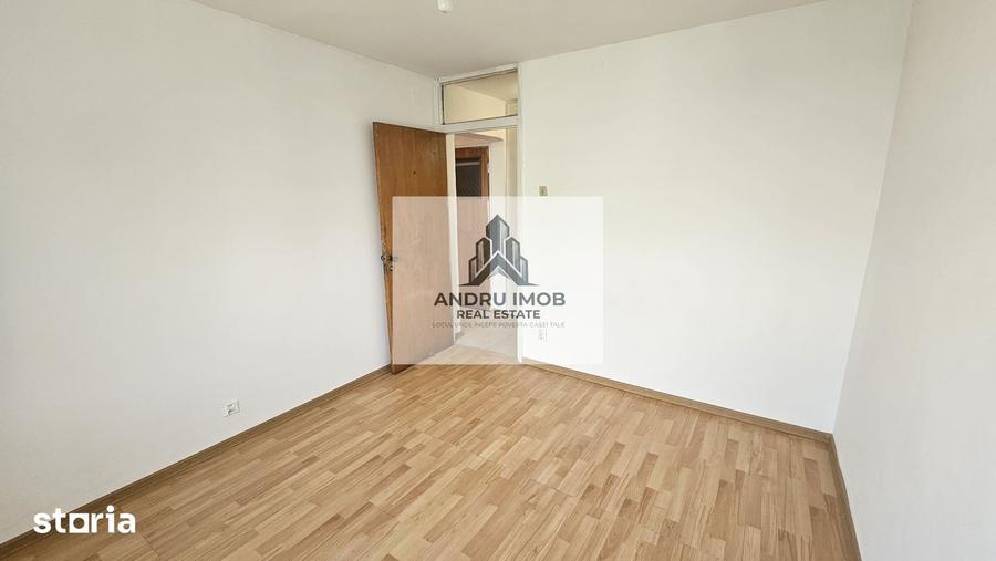 Apartament cu 3 camere decomandat în Vitan