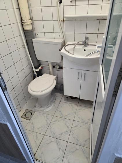 Garsonieră în Vest