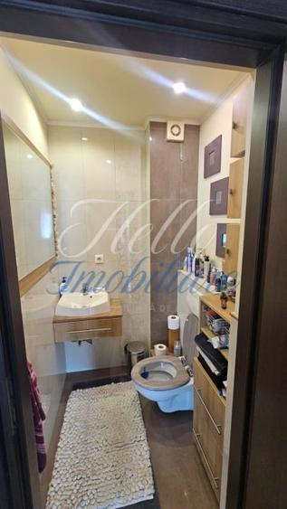 Apartament cu 3 camere semidecomandat în Florești