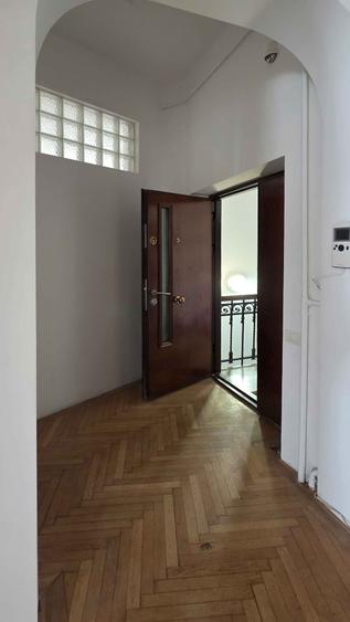 Apartament cu 3 camere în P-ța Unirii