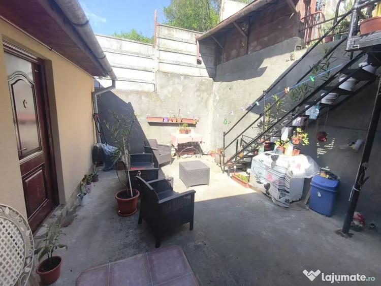 Casă cu 3 camere cu Teren 300 Mp în Muncitoresc