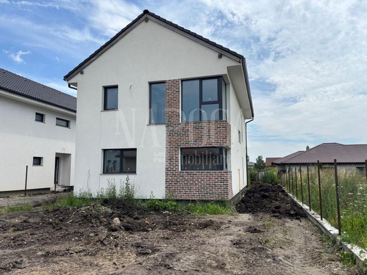 Casă individuală cu 4 camere cu Canalizare în Chinteni