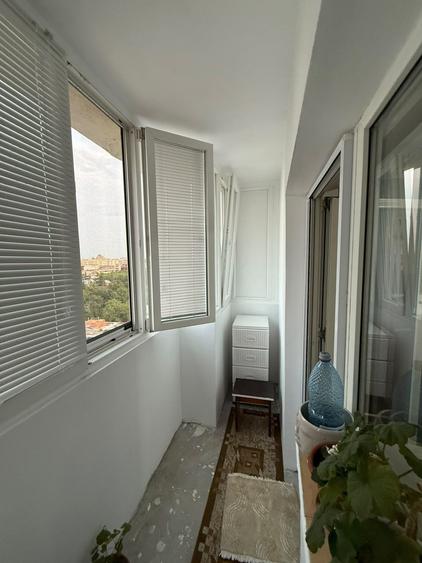 Apartament cu 3 camere decomandat în Obor