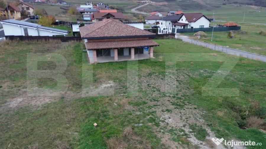 Casă cu 3 camere cu Teren 743 Mp în Ciugud