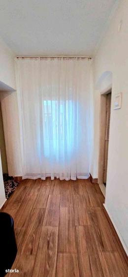 Casă cu 4 camere cu Teren 912 Mp în Traian
