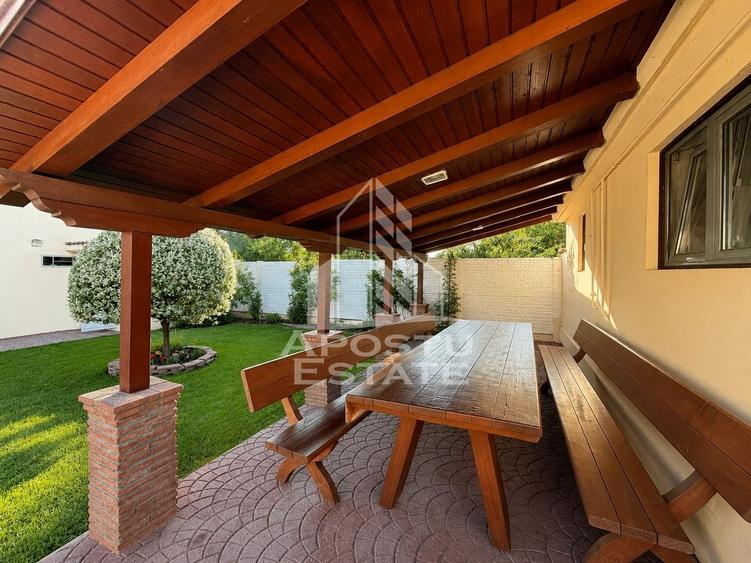 Casă cu 7 camere cu Piscina în Giarmata-Vii