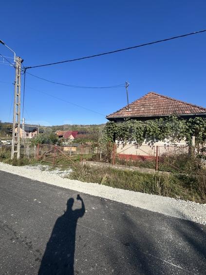 Casă individuală cu 4 camere cu Teren 700 Mp în Bunești
