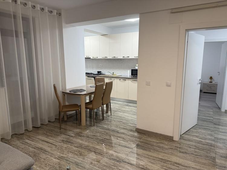 Apartament cu 2 camere semidecomandat în Rovine