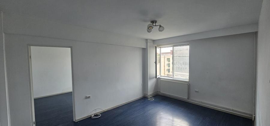 Apartament cu 2 camere nedecomandat în Central