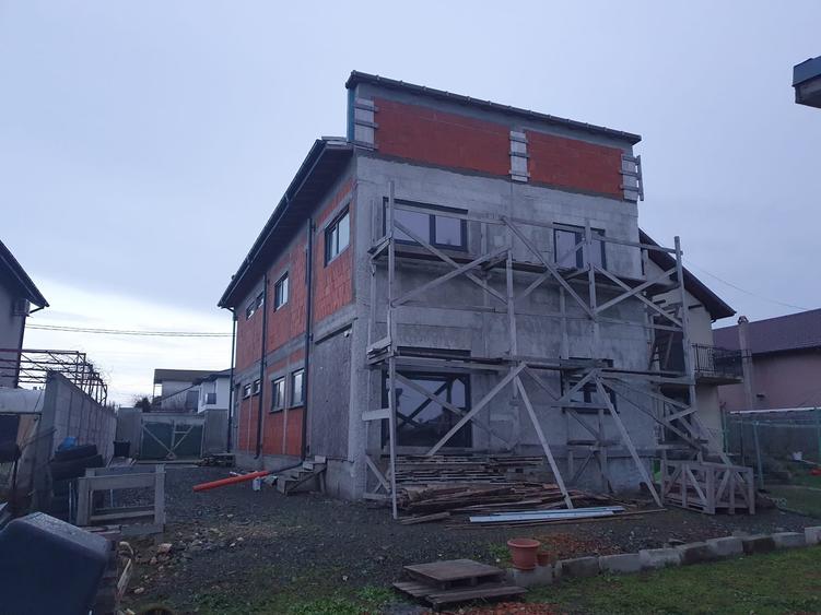 Casă individuală cu 5 camere cu Teren 300 Mp în Agigea