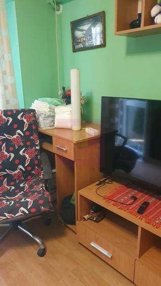 Apartament cu 3 camere decomandat în Costin Georgian