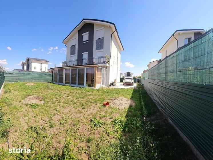 Casă cu 5 camere cu Teren 230 Mp în Balotești