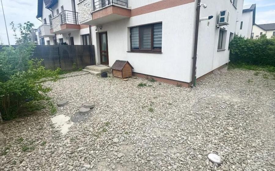 Apartament cu 2 camere decomandat în Sânpetru