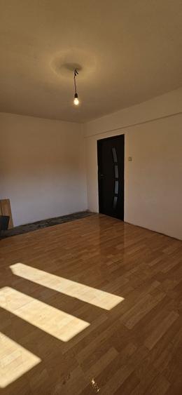 Apartament cu 2 camere semidecomandat în Șuncuiuș