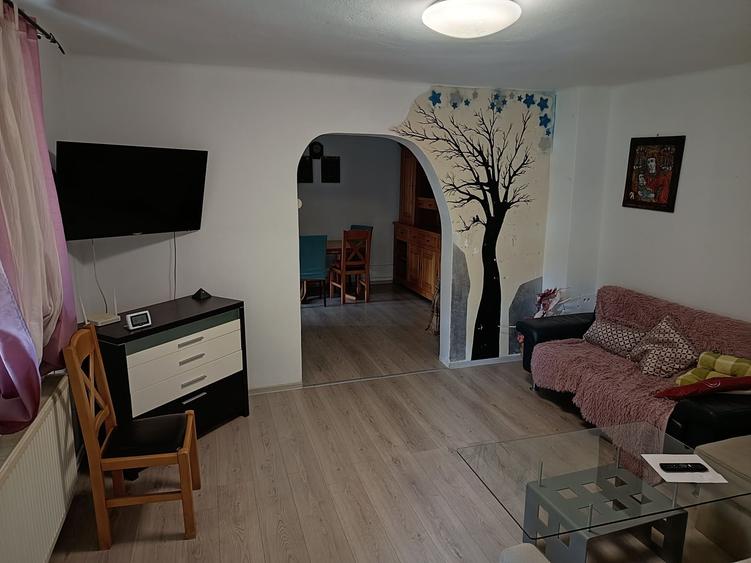 Casă cu 2 camere cu Teren 300 Mp în Central