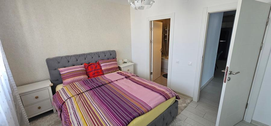 Apartament cu 3 camere semidecomandat în Panduri