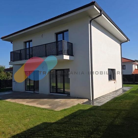 Casă individuală cu 4 camere cu Canalizare în Chinteni