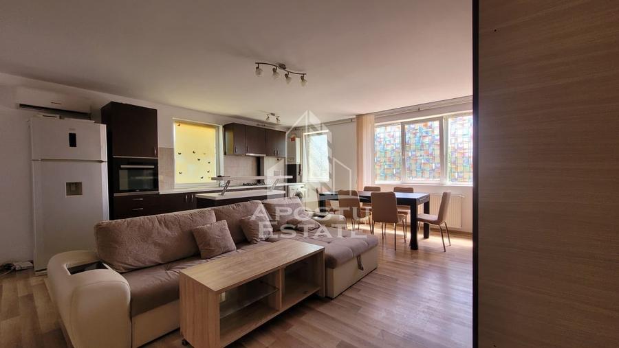 Apartament cu 3 camere decomandat, mobilat în Dumbrăvița