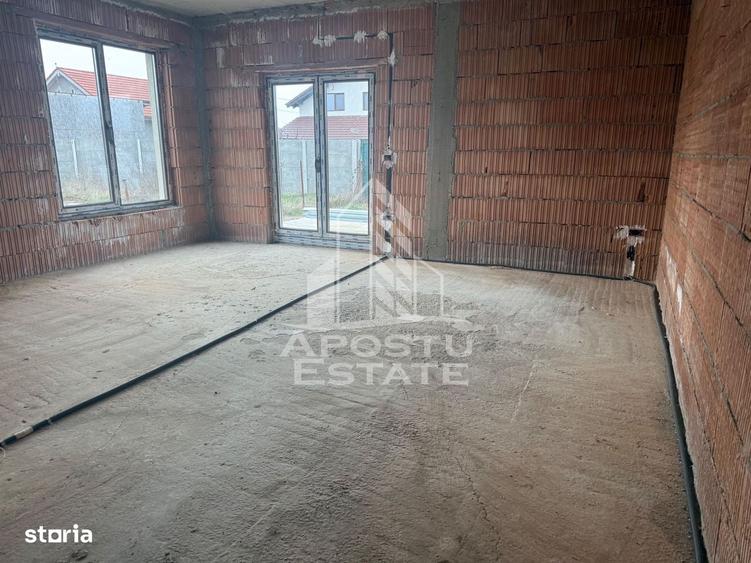 Casă cu 4 camere cu Teren 278 Mp în Bazoș