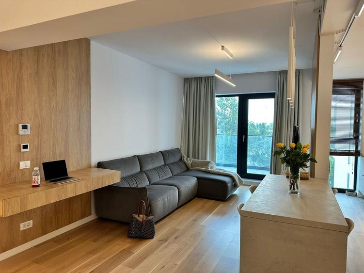 Apartament cu 2 camere decomandat, mobilat în Băneasa