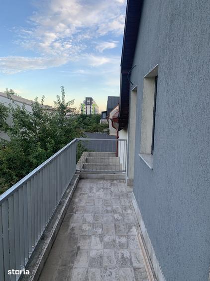 Casă cu 4 camere cu Canalizare în Central