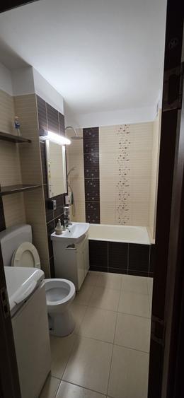Apartament cu 3 camere decomandat în Tudor