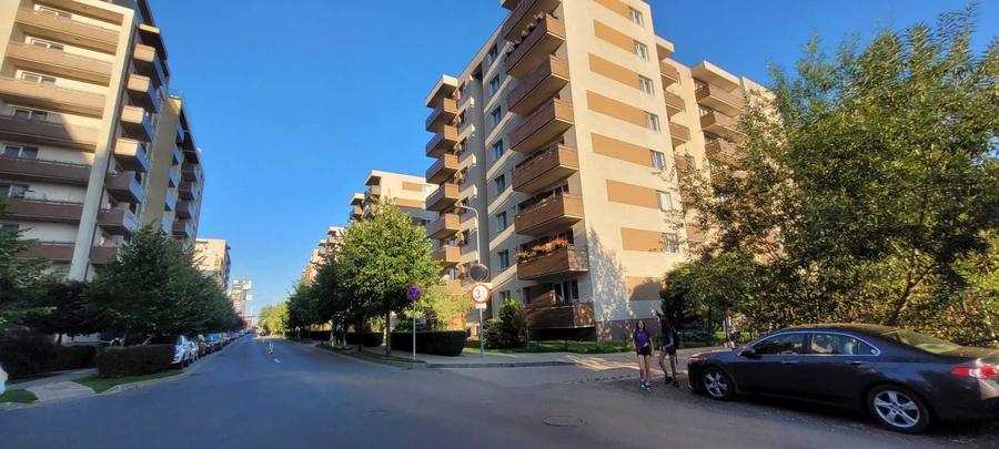 Apartament cu 2 camere decomandat în Central