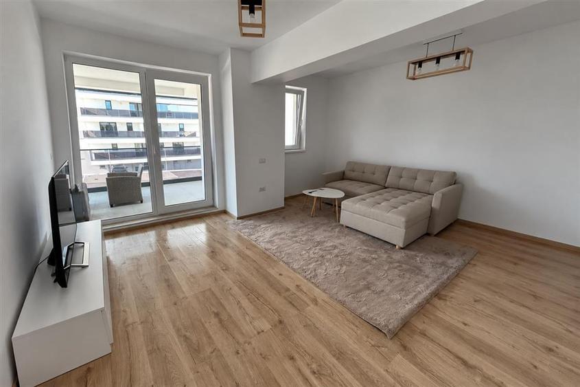 Apartament cu 2 camere semidecomandat în Exterior Sud