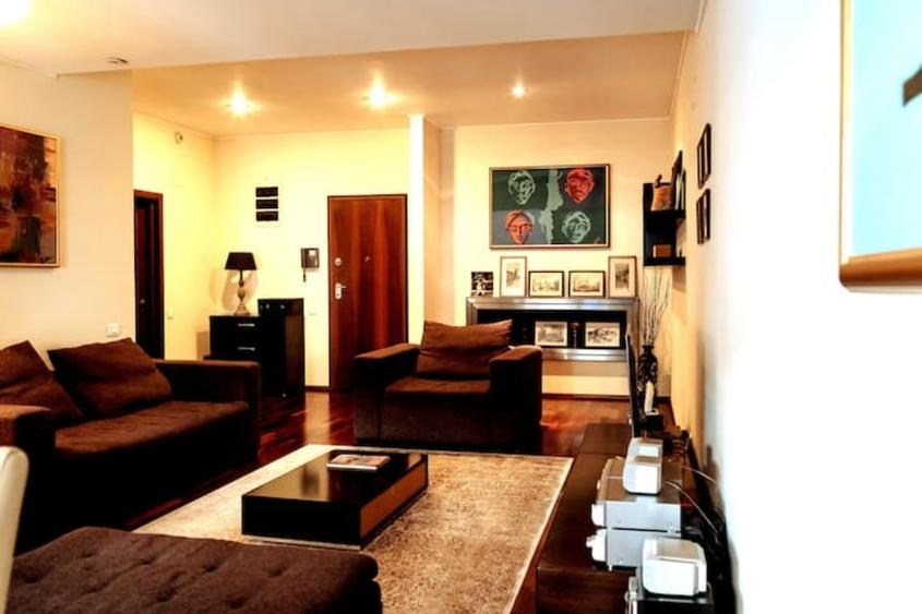 Apartament cu 3 camere decomandat, mobilat în Șoseaua Nordului