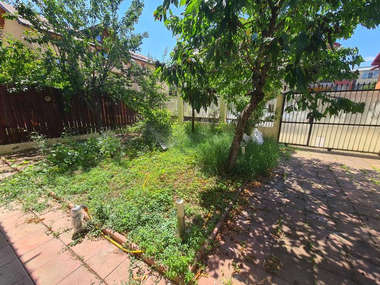 Duplex cu 5 camere cu Canalizare în Militari