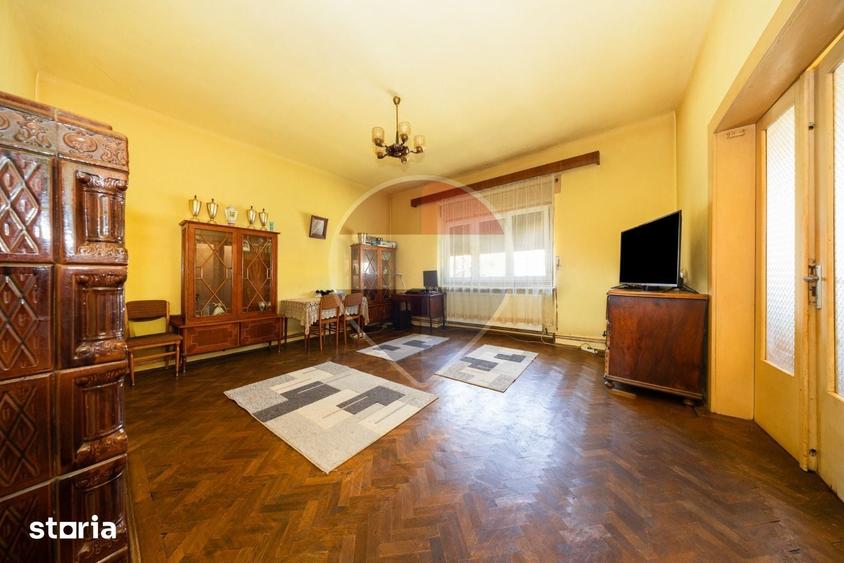 Casă cu 3 camere cu Teren 369 Mp în 13 Decembrie
